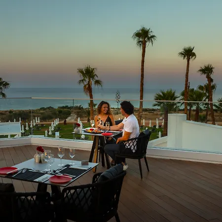 酒店 Leonardo Crystal Cove & - Adults Only 4*