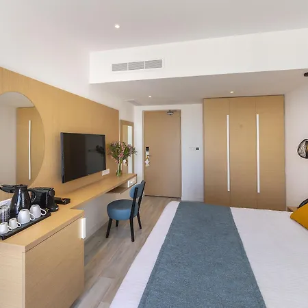 Leonardo Crystal Cove & - Adults Only Hotel