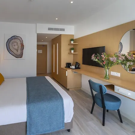 Leonardo Crystal Cove & - Adults Only