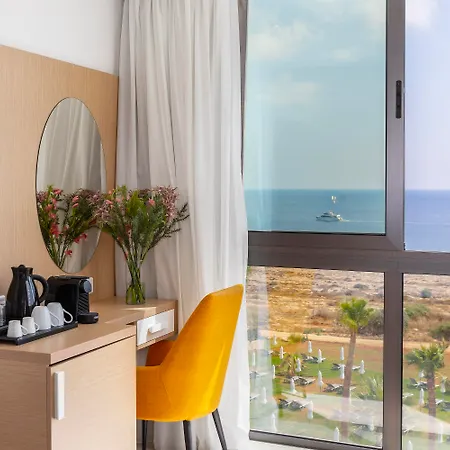 Leonardo Crystal Cove & - Adults Only 4* Protaras