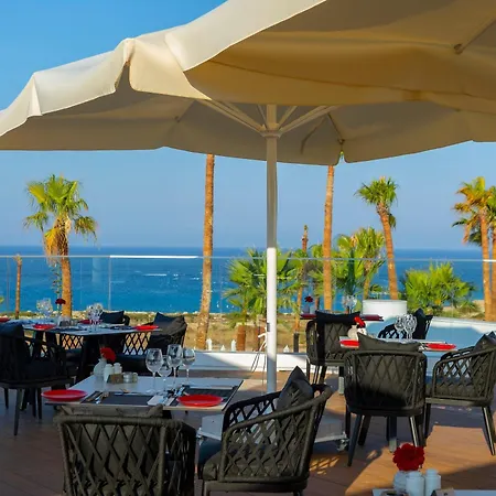 Hotel Leonardo Crystal Cove & - Adults Only