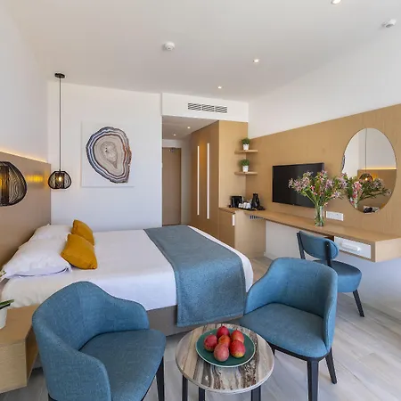 Leonardo Crystal Cove & - Adults Only Hotel