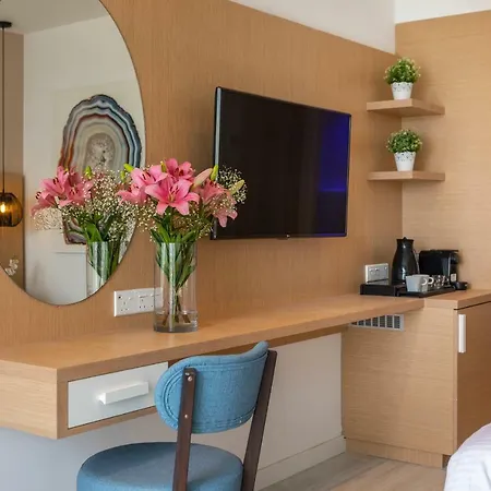 Leonardo Crystal Cove & - Adults Only