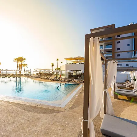 酒店 Leonardo Crystal Cove & - Adults Only 4*