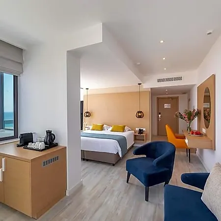 Leonardo Crystal Cove & - Adults Only Hotel 4*