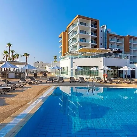 Leonardo Crystal Cove & - Adults Only Hotel 4*
