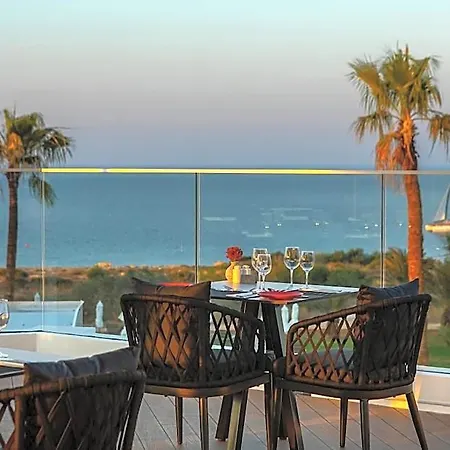 Leonardo Crystal Cove & - Adults Only Hotel