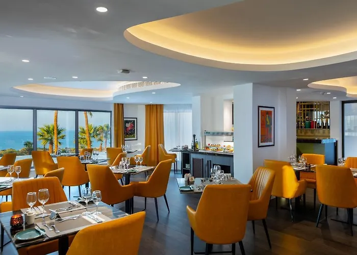 Leonardo Crystal Cove & - Adults Only 4*