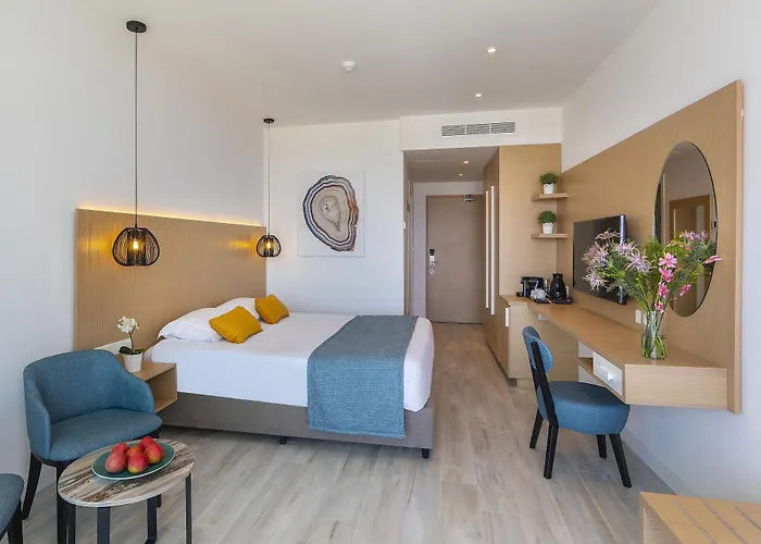 Leonardo Crystal Cove & - Adults Only