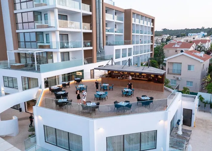 Leonardo Crystal Cove & - Adults Only