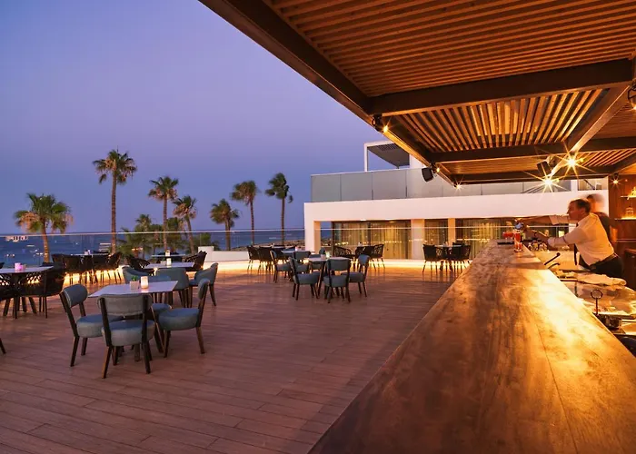 Leonardo Crystal Cove & - Adults Only Отель 4*