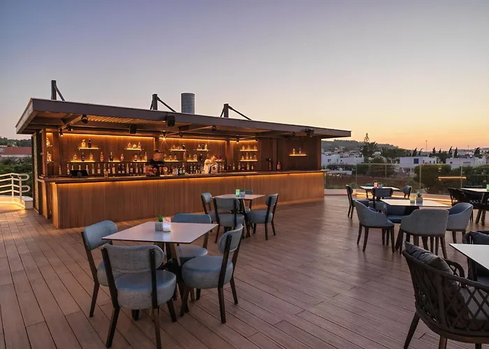 Leonardo Crystal Cove & - Adults Only