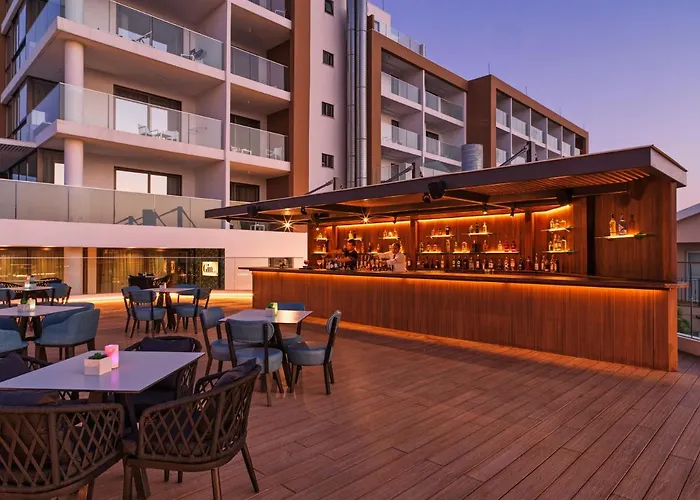 Leonardo Crystal Cove & - Adults Only 4*