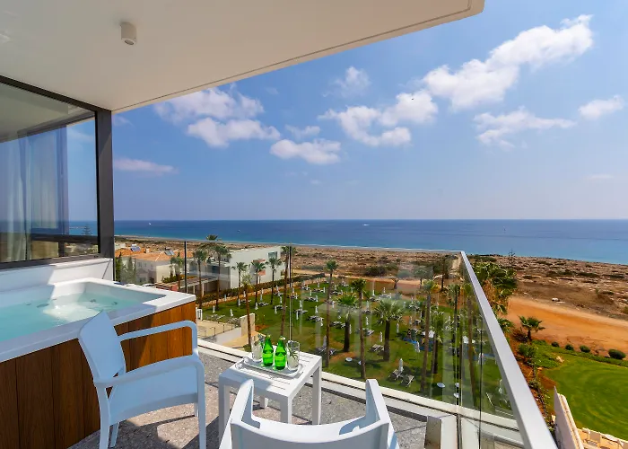 Отель Leonardo Crystal Cove & - Adults Only