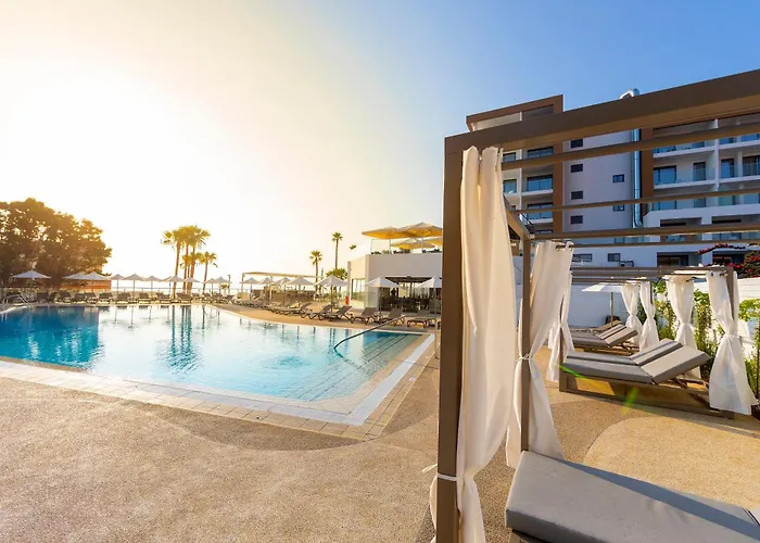 Отель Leonardo Crystal Cove & - Adults Only 4*