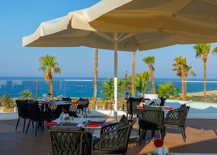 Отель Leonardo Crystal Cove & - Adults Only