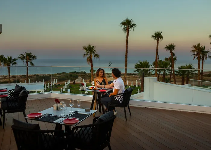 Отель Leonardo Crystal Cove & - Adults Only 4*