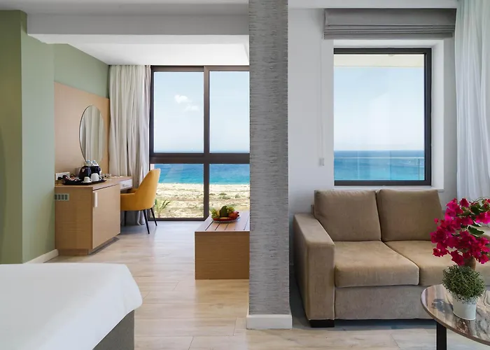 Leonardo Crystal Cove & - Adults Only