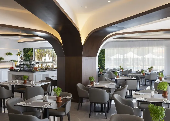 Leonardo Crystal Cove & - Adults Only 4*