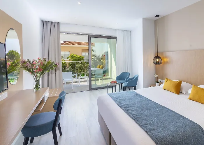 Leonardo Crystal Cove & - Adults Only