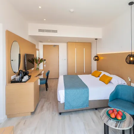 Hotel Leonardo Crystal Cove & - Adults Only 4*