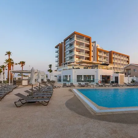 Leonardo Crystal Cove & - Adults Only Hotel