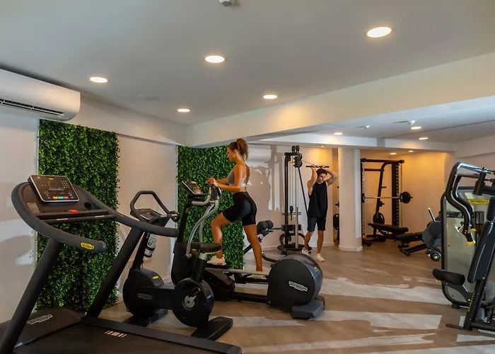 Leonardo Crystal Cove & - Adults Only Hotel