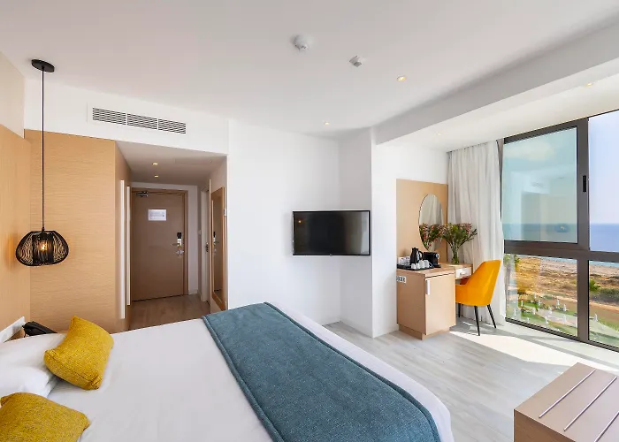 Leonardo Crystal Cove & - Adults Only Hotel 4*