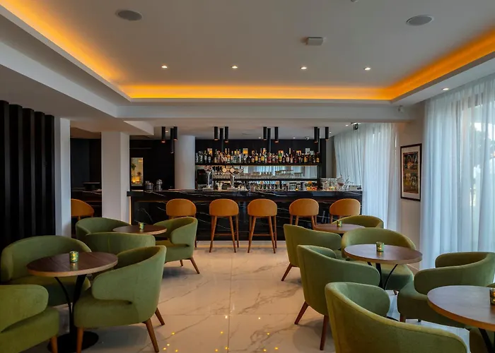 Hotel Leonardo Crystal Cove & - Adults Only