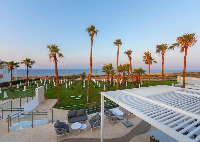 Hotel Leonardo Crystal Cove & - Adults Only 4*