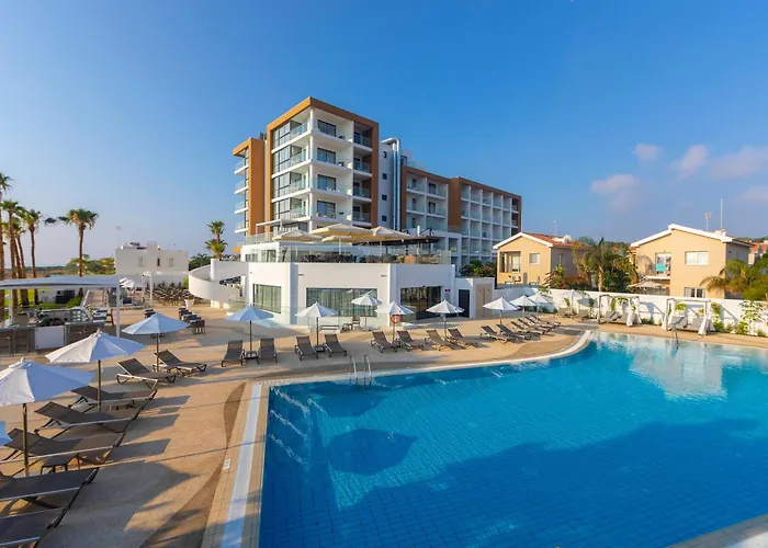 Hotel Leonardo Crystal Cove & - Adults Only