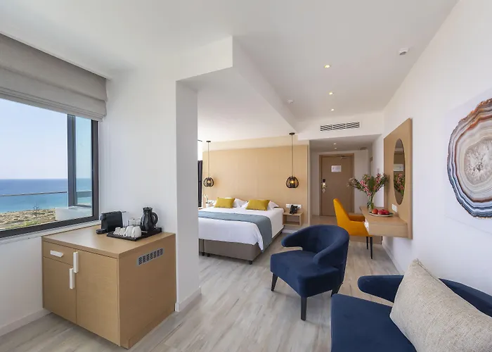 Hotel Leonardo Crystal Cove & - Adults Only