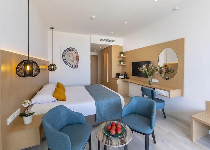 Leonardo Crystal Cove & - Adults Only Hotel